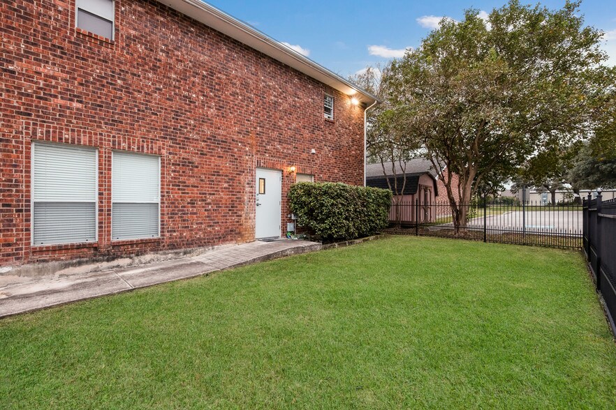 More Photos Of 13003 Jones Maltsberger Rd, San Antonio Loft Creative Space For Lease