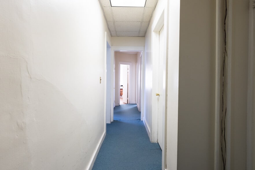 More Photos Of 59 Central Ave, Waterbury Office For Sale