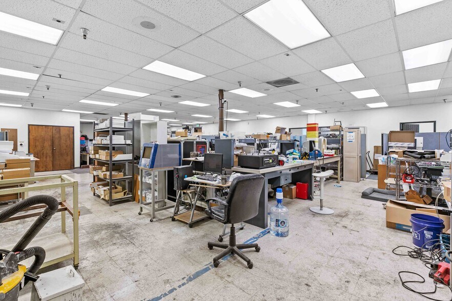 More Photos Of 9036 Winnetka Ave, Northridge Loft Creative Space For Lease