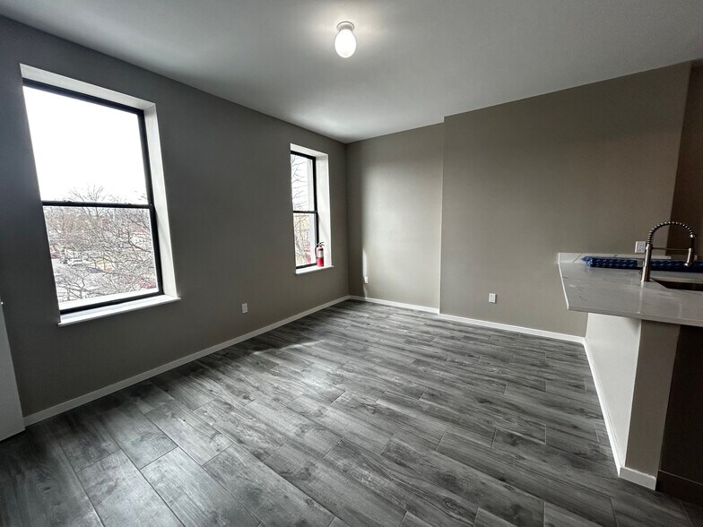 More Photos Of 1230 Bay St, Staten Island Storefront Retail Residential For Sale