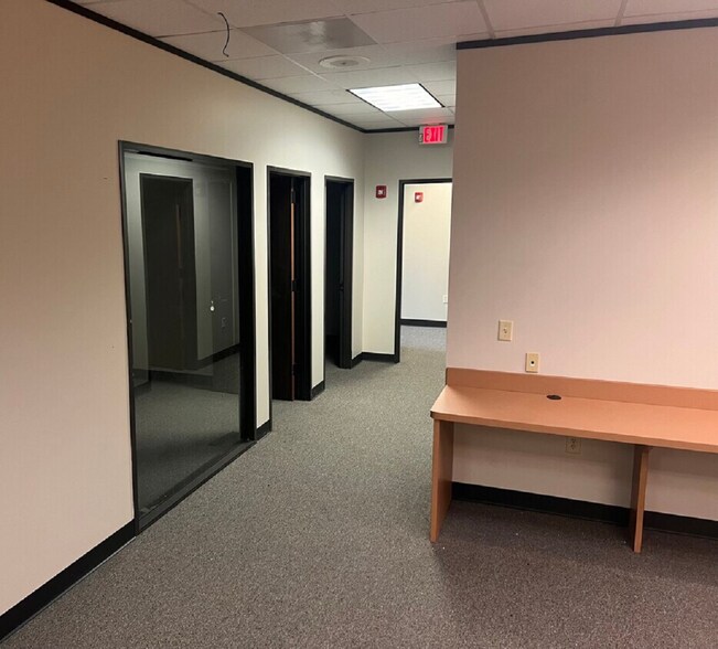 More Photos Of 23800 Northwest Fwy, Cypress Medical For Lease