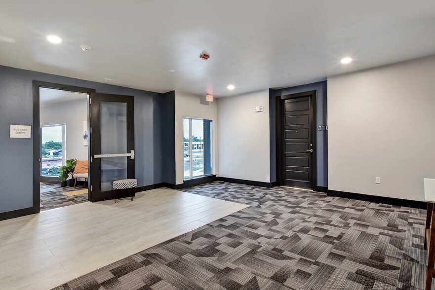 More Photos Of 6444 Burnet Rd, Austin Apartments For Lease