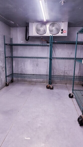 More Photos Of 66 Hawthorne Dr, Bedford Apartments For Lease