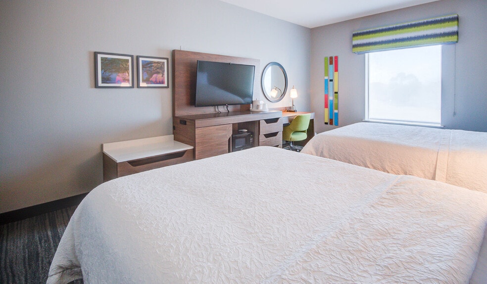 More Photos Of 4617 7th St, Bay City Hotel For Sale