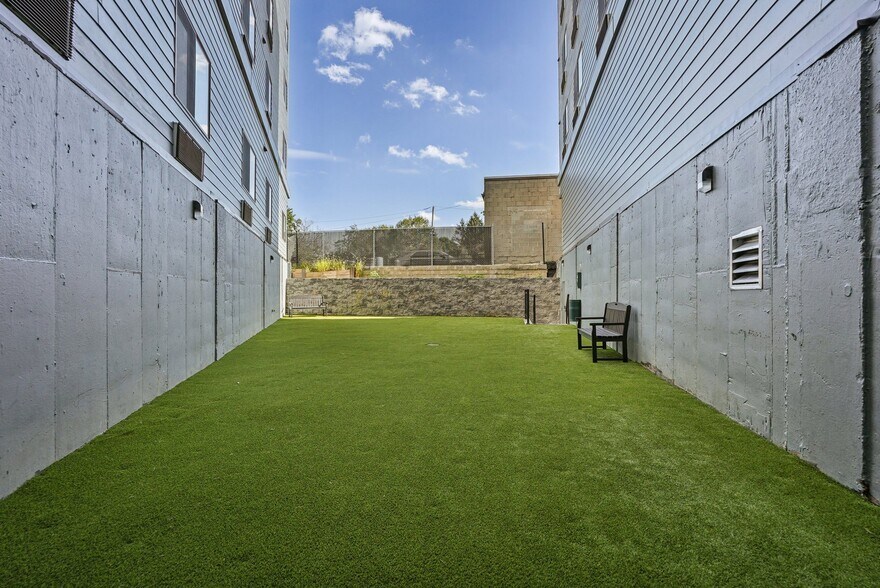 More Photos Of 6515 Ridge Ave, Philadelphia Apartments For Lease