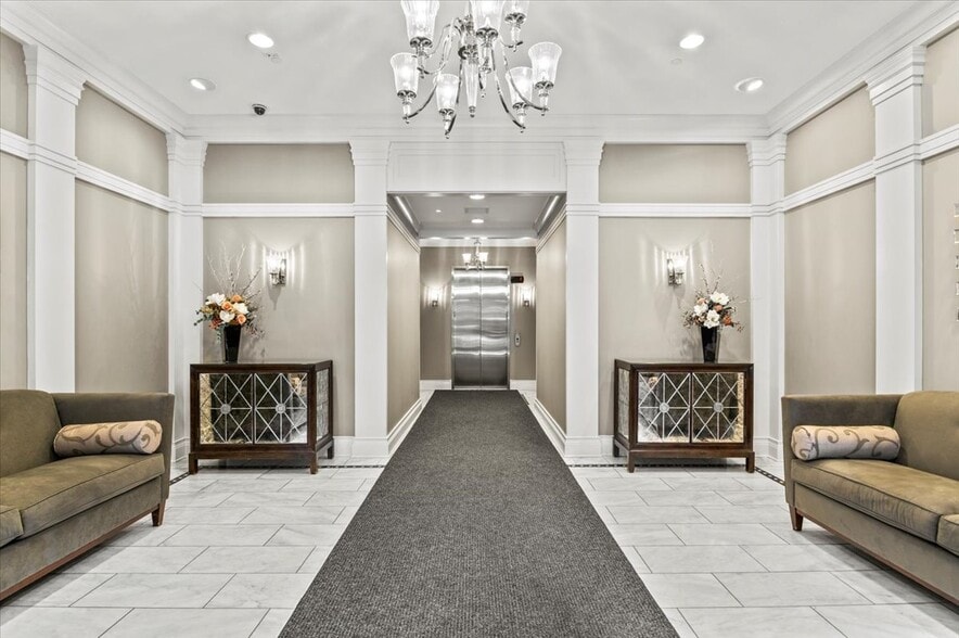 More Photos Of 37 Henry St, Saratoga Springs Office Residential For Lease