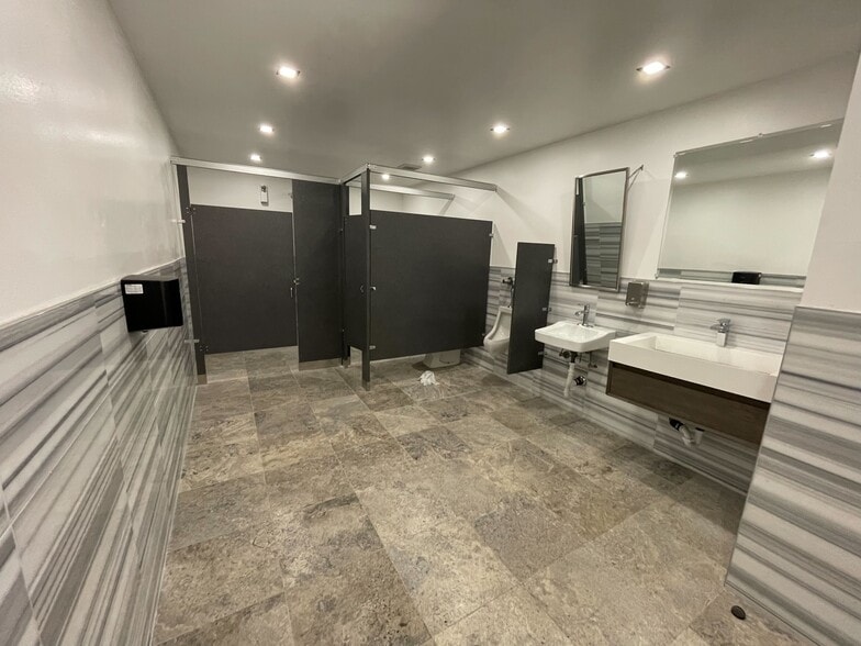 More Photos Of 171 S Anita Dr, Orange Medical For Lease