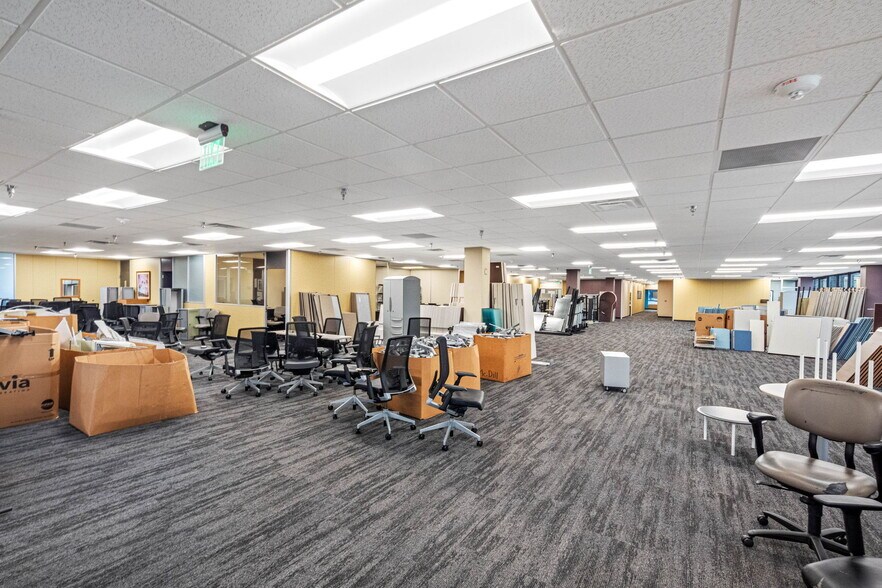 More Photos Of 6801 E Hillsborough Ave, Tampa Office Residential For Sale