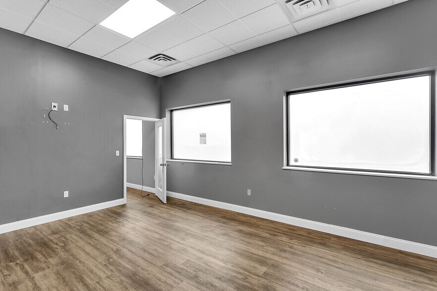 More Photos Of 4491 School Rd S, Murrysville Office For Sale