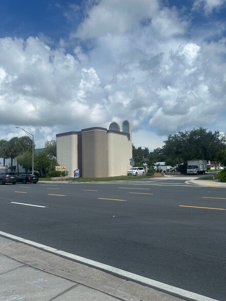More Photos Of 2904 Manatee Ave, Bradenton Office For Sale
