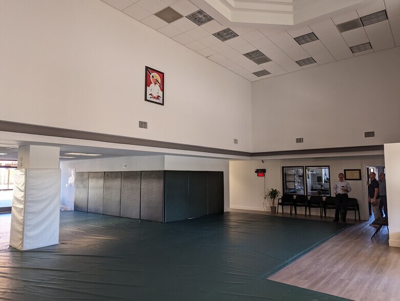 More Photos Of 23601 Moulton Pky, Laguna Hills Medical For Lease