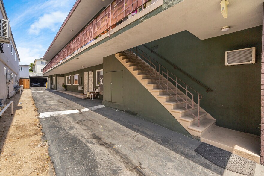 More Photos Of 1001 E Acacia Ave, Glendale Apartments For Sale