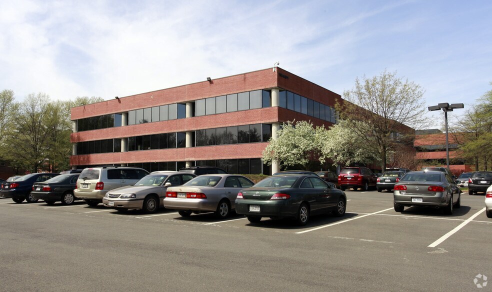More Photos Of 10461 White Granite Dr, Oakton Office For Lease
