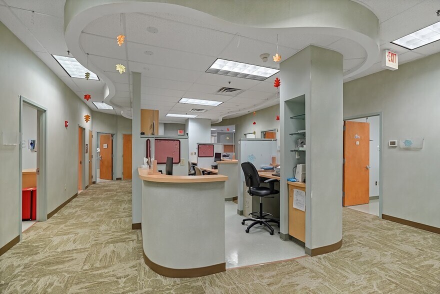 More Photos Of 192 Route 117 by Pass Rd, Bedford Hills Storefront For Lease