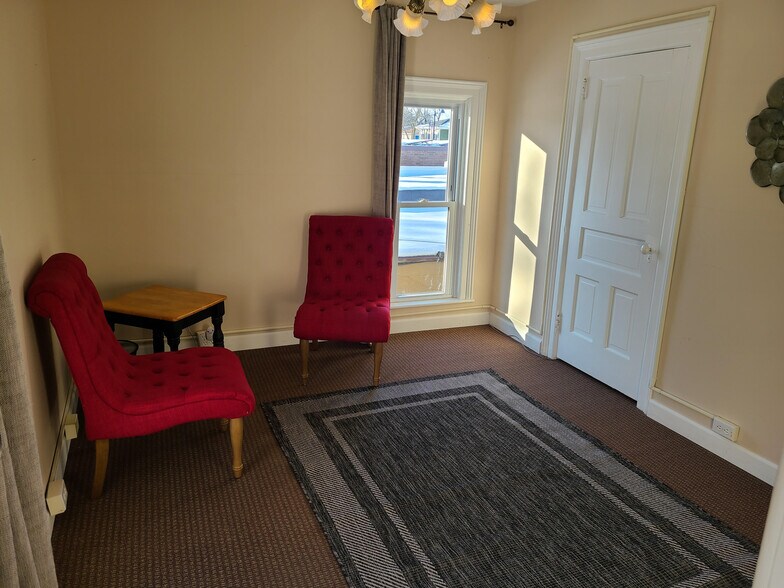 More Photos Of 614 E Broadway St, Mount Pleasant Coworking Space