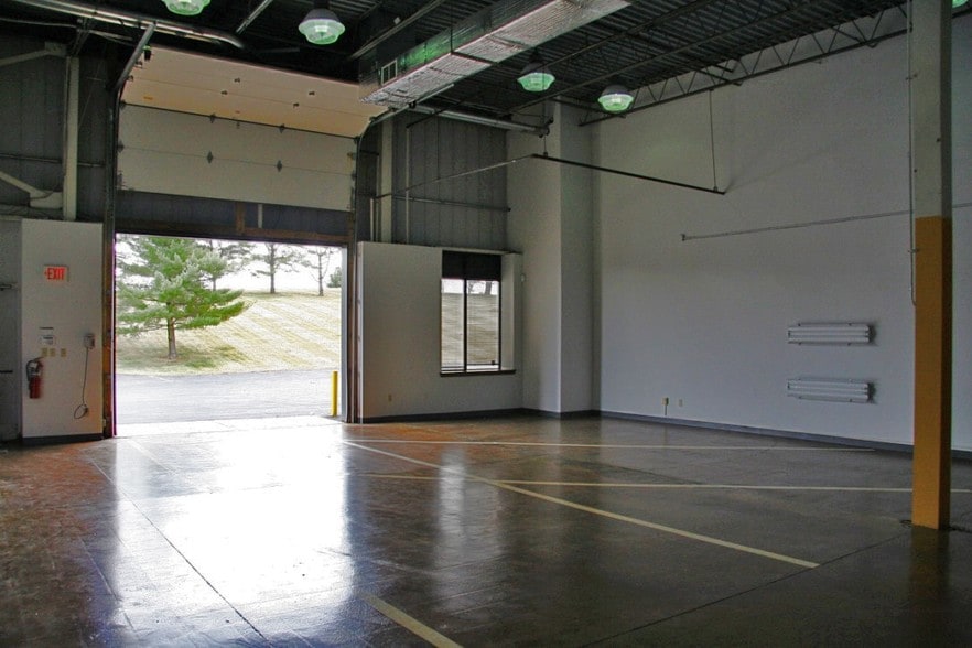 More Photos Of 7535 Windsor Dr, Allentown Unknown For Lease