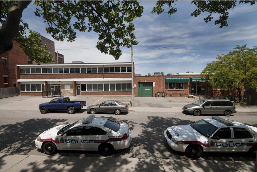 More Photos Of 135 Rebecca St, Hamilton Office For Lease