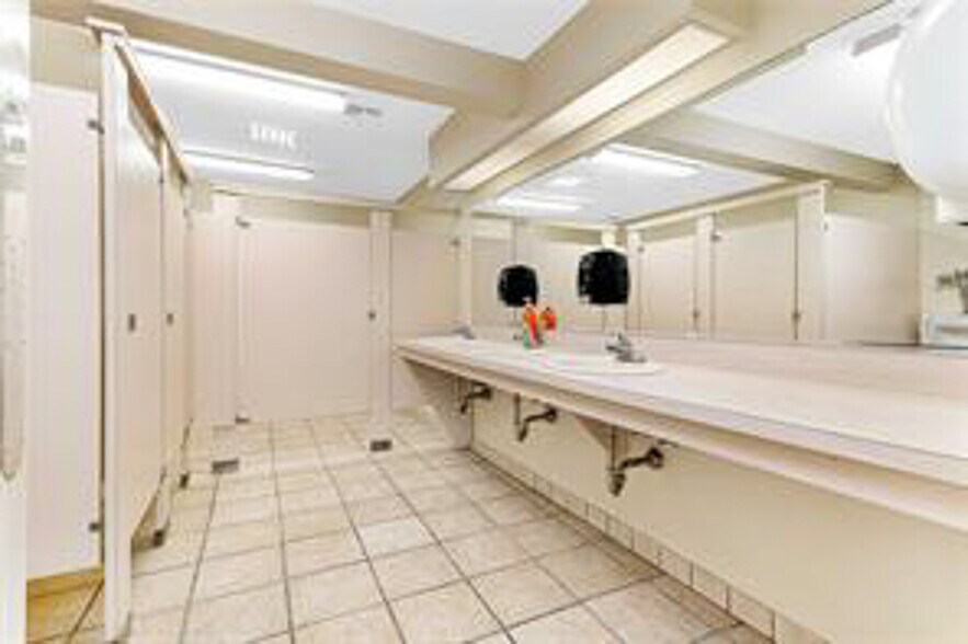 More Photos Of 4547 NW 44th Ave, Ocala Warehouse For Lease