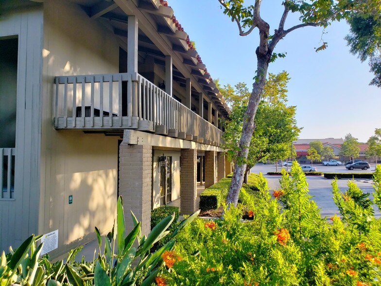 More Photos Of 2503 Eastbluff Dr, Newport Beach Medical For Lease