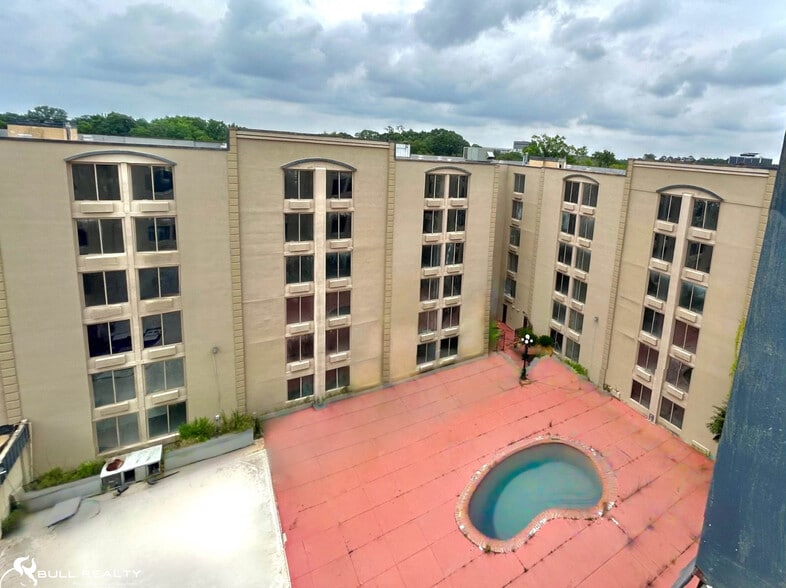 More Photos Of 1801 W Pinhook Rd, Lafayette Hotel For Sale
