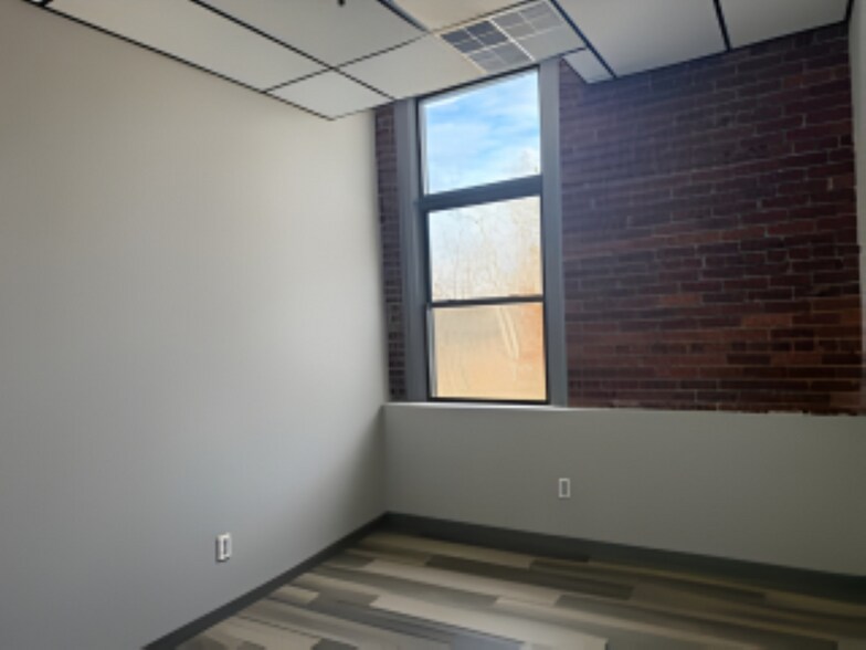 More Photos Of 60 Pine St, Methuen Light Manufacturing For Lease