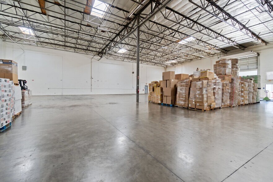 More Photos Of 1190 N Del Rio Pl, Ontario Warehouse For Sale