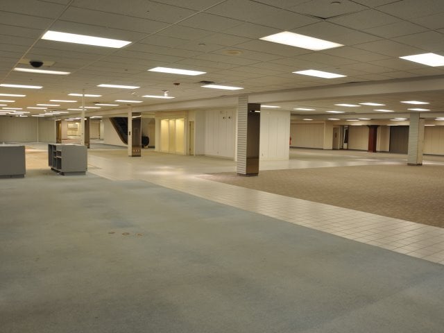 More Photos Of 600-660 W Saint Germain St, Saint Cloud Freestanding For Lease