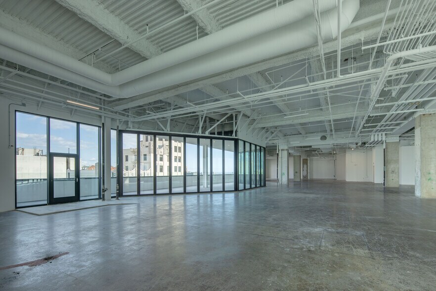 More Photos Of 6801 Hollywood Blvd, Hollywood Unknown For Lease