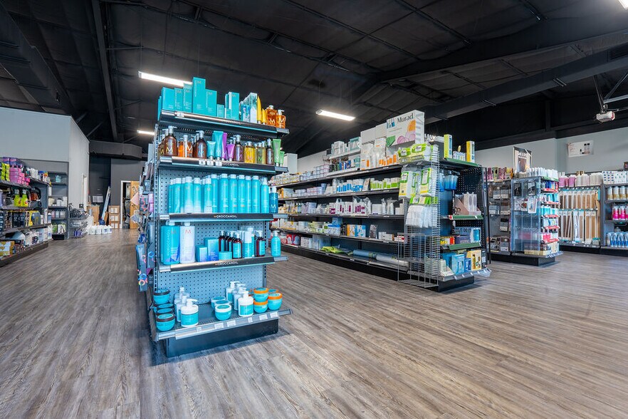 More Photos Of 21 Hollywood Blvd SW, Fort Walton Beach General Retail For Sale