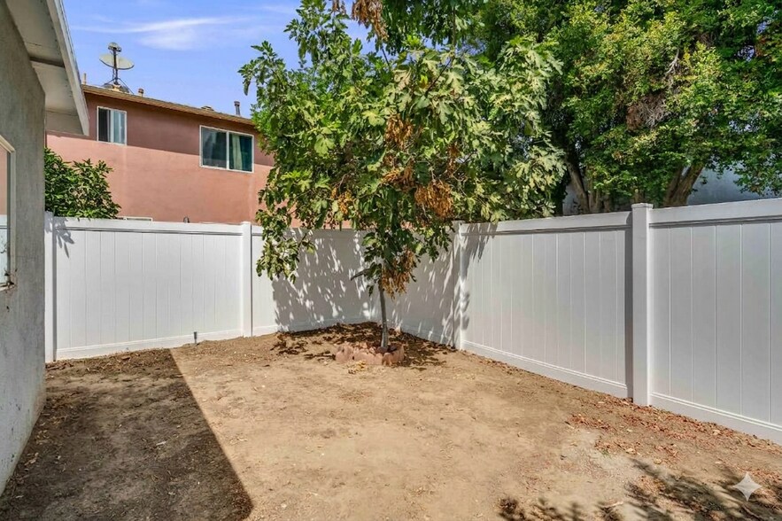 More Photos Of 15907 Enadia Way, Van Nuys Apartments For Sale