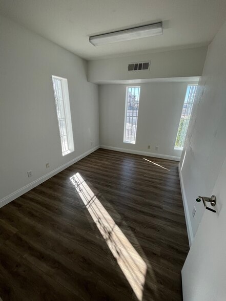 More Photos Of 6150 Transverse Dr, Las Vegas Office For Sale