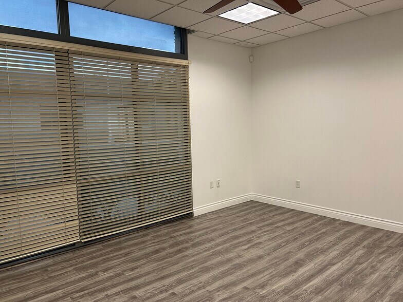 More Photos Of 375 N Stephanie St, Henderson Office For Sale