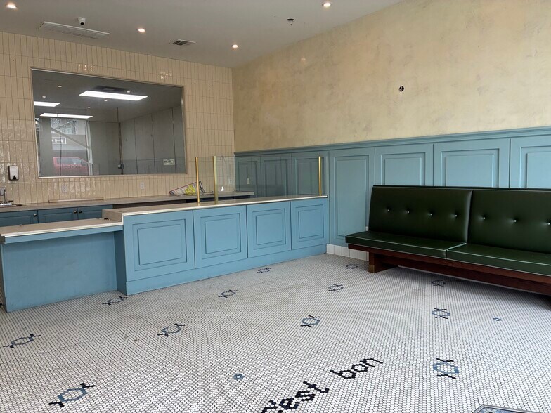 More Photos Of 5158 Hollywood Blvd, Los Angeles Storefront For Lease