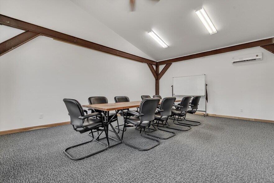 More Photos Of 4002 E Highway 290, Dripping Springs Freestanding For Sale