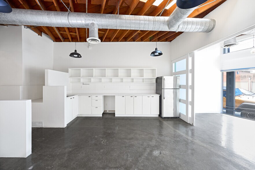 More Photos Of 1733-1737 Abbot Kinney Blvd, Venice Storefront Retail Office For Lease