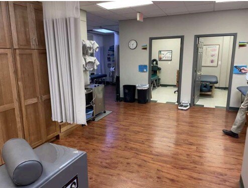 More Photos Of 312 Prosperity Dr, Knoxville Medical For Sale