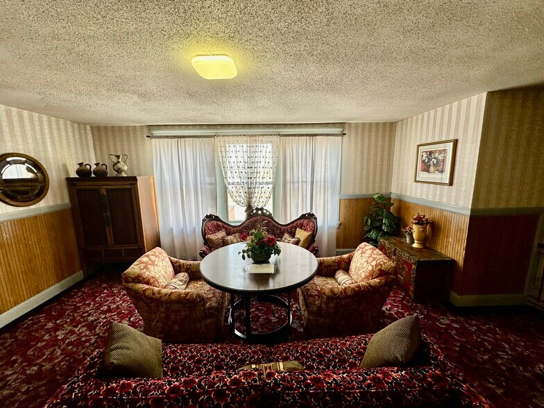 More Photos Of 925 1st Ave, Monte Vista Hotel For Sale