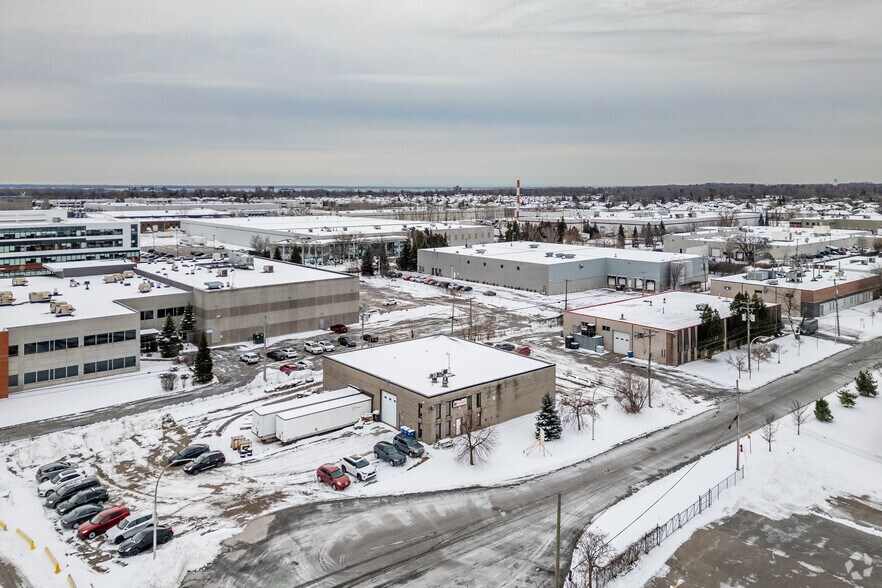 More Photos Of 80 Av Leacock, Pointe-claire Industrial For Sale
