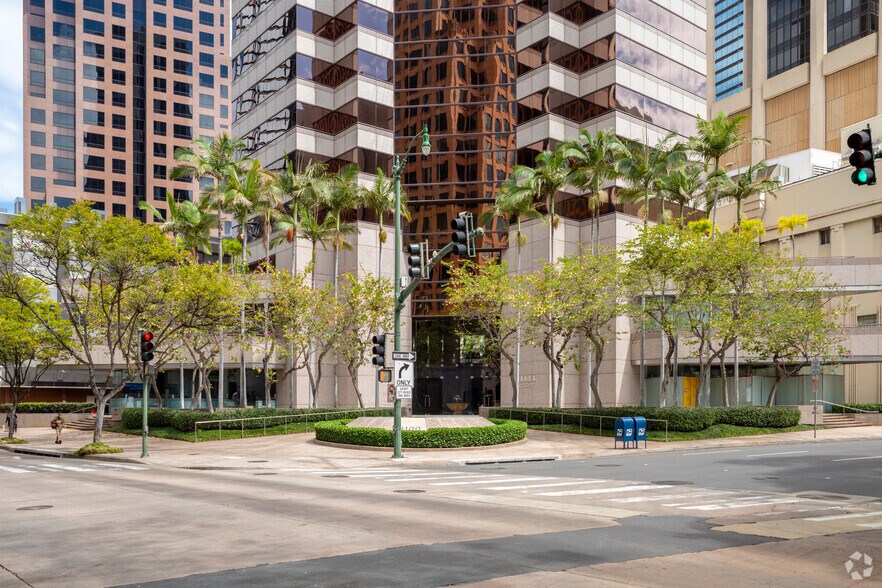 More Photos Of 1100 Alakea St, Honolulu Office For Sale