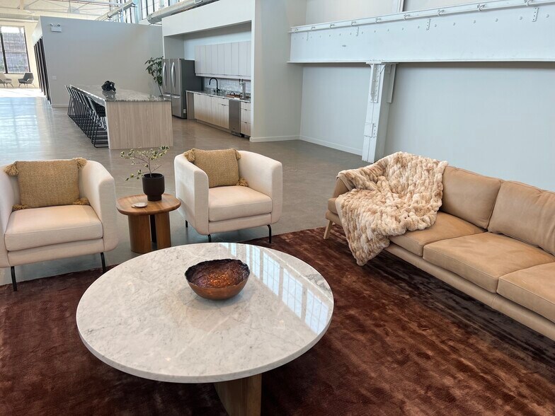 More Photos Of 1315 N North Branch St, Chicago Office For Lease