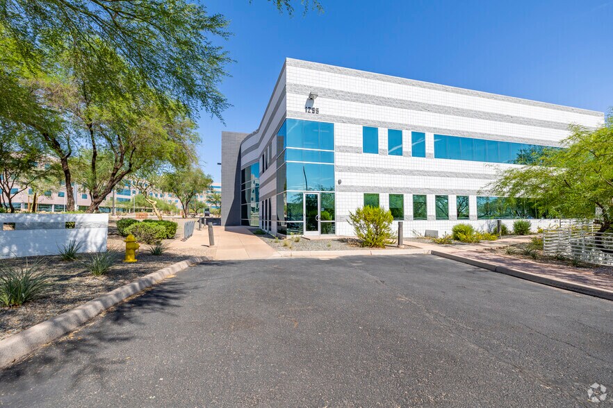 More Photos Of 1295 W Washington St, Tempe Office For Lease