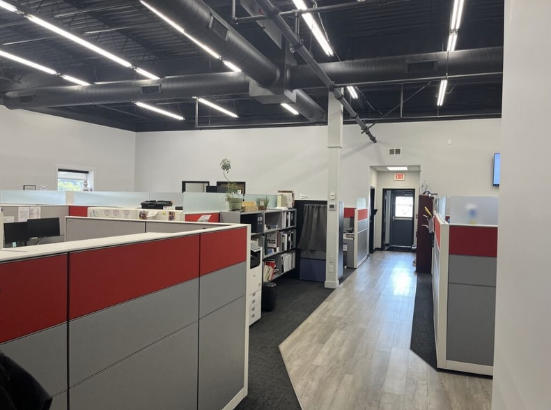 More Photos Of 1025-1035 Hanley Industrial Ct, Brentwood Light Distribution For Lease