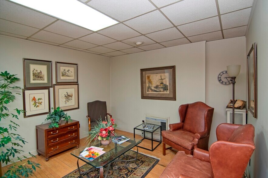 More Photos Of 207 S Heber St, Beckley Office For Sale