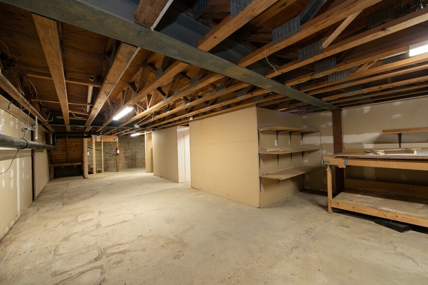 More Photos Of 12 N Black Horse Pike, Runnemede Storefront Retail Residential For Lease