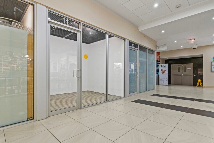 More Photos Of 384 Yonge St, Toronto Apartments For Lease