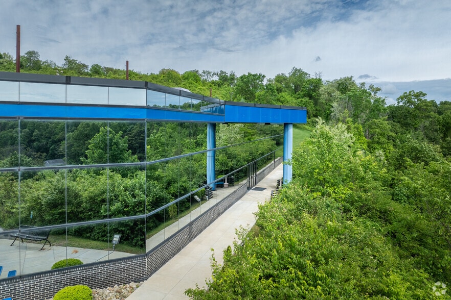 More Photos Of 600 N Bell Ave, Carnegie Unknown For Lease