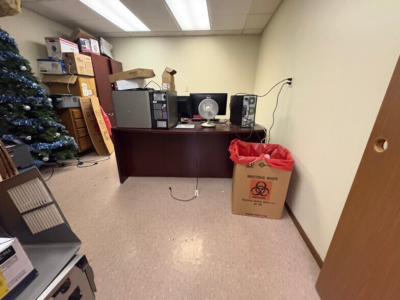 More Photos Of 773 Pershing St, Ellwood City Office For Sale