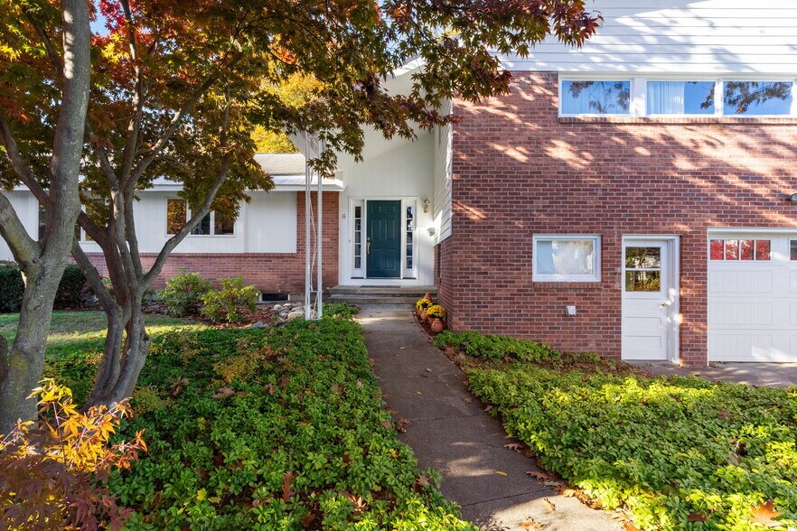 More Photos Of 6 Arbor Dr, Glens Falls Office For Sale