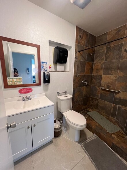 More Photos Of 545 Ne 23rd St, Wilton Manors Rehabilitation Center For Lease