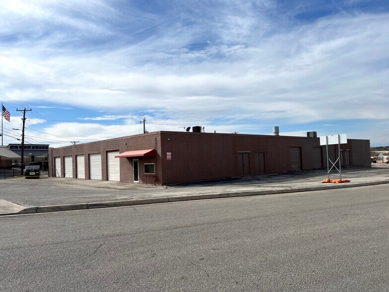 More Photos Of 5508-5516 Brewster St, San Antonio Warehouse For Lease